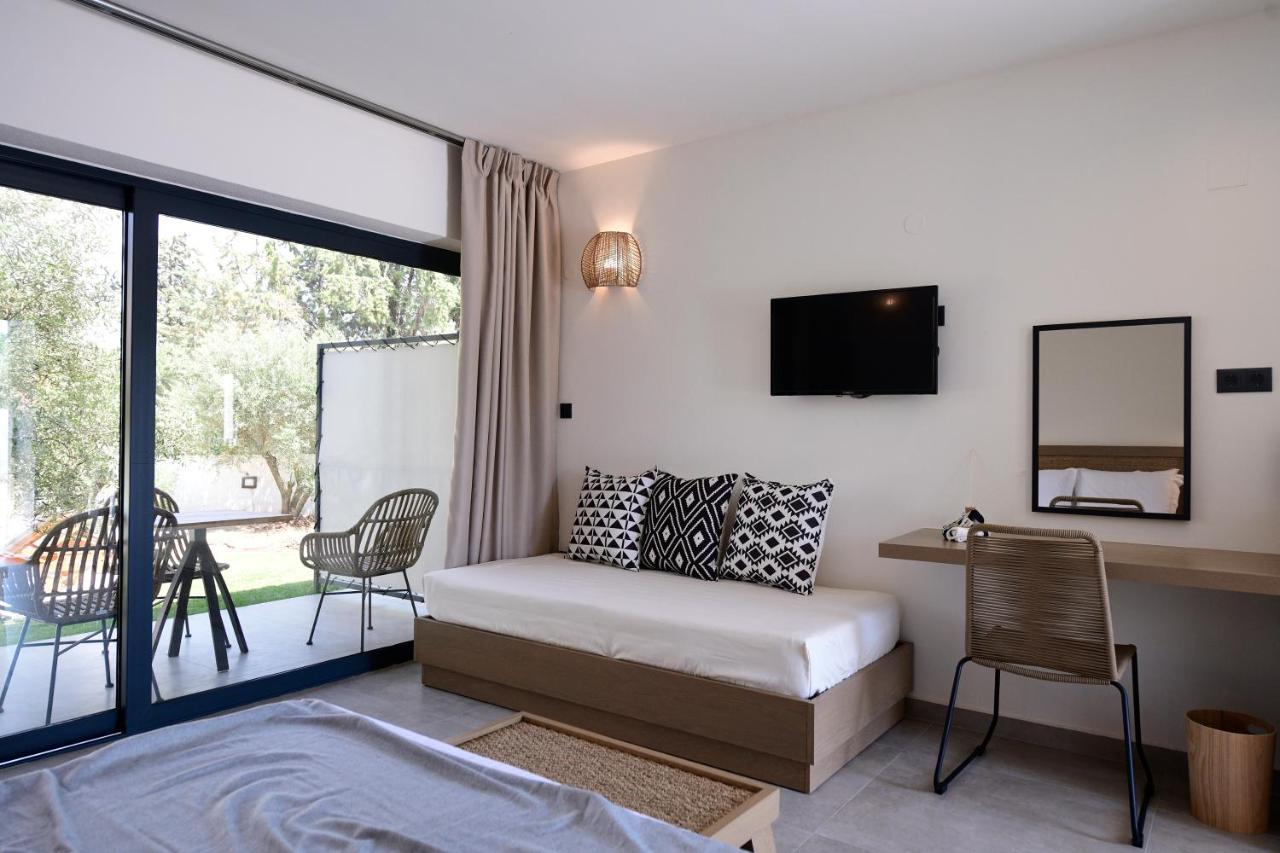Elies Aesthetic Living Hotel Nea Iraklitsa Bagian luar foto