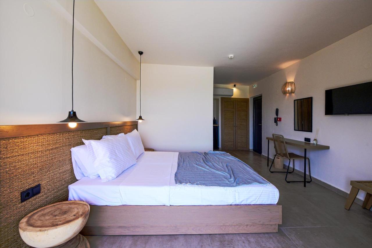Elies Aesthetic Living Hotel Nea Iraklitsa Bagian luar foto