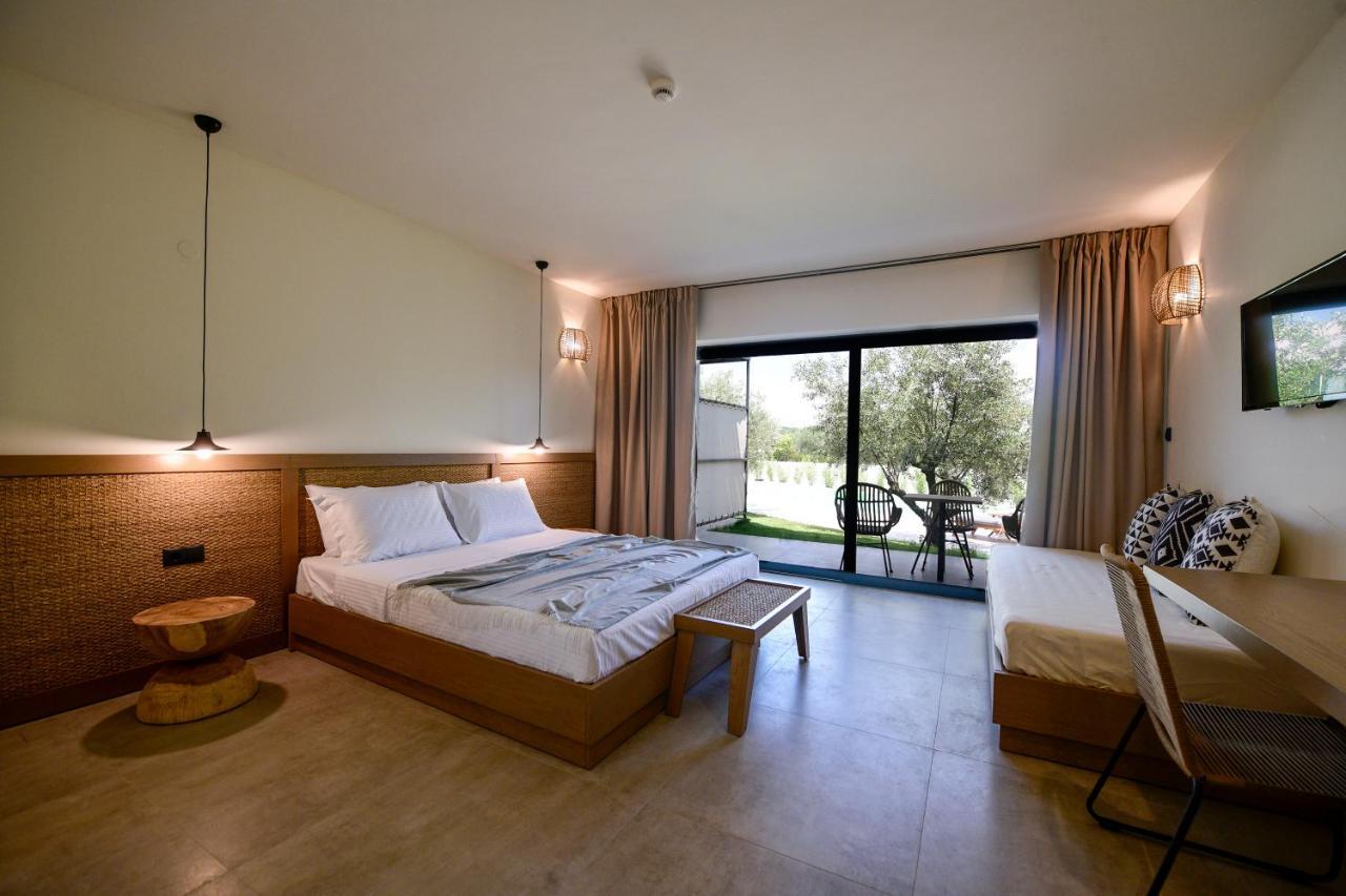Elies Aesthetic Living Hotel Nea Iraklitsa Bagian luar foto