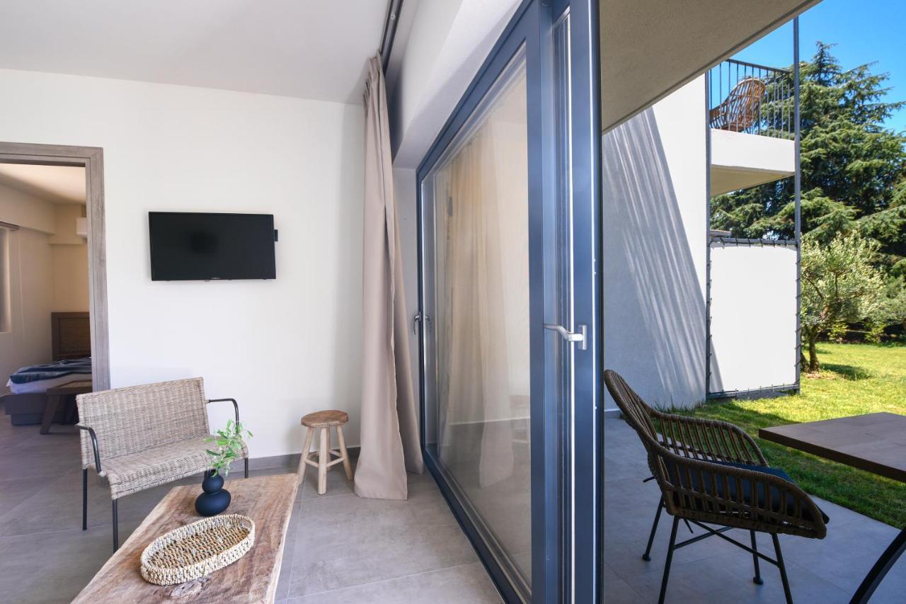 Elies Aesthetic Living Hotel Nea Iraklitsa Bagian luar foto
